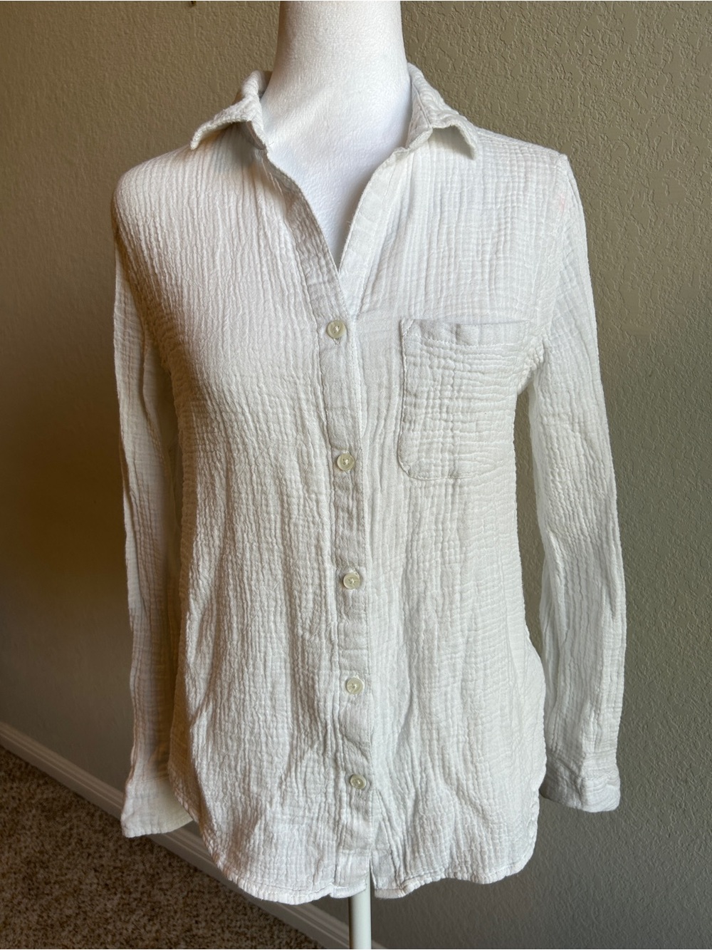 BEACH LUNCH LOUNGE White Gauzy Cotton Long Sleeve Button Down Top Size S